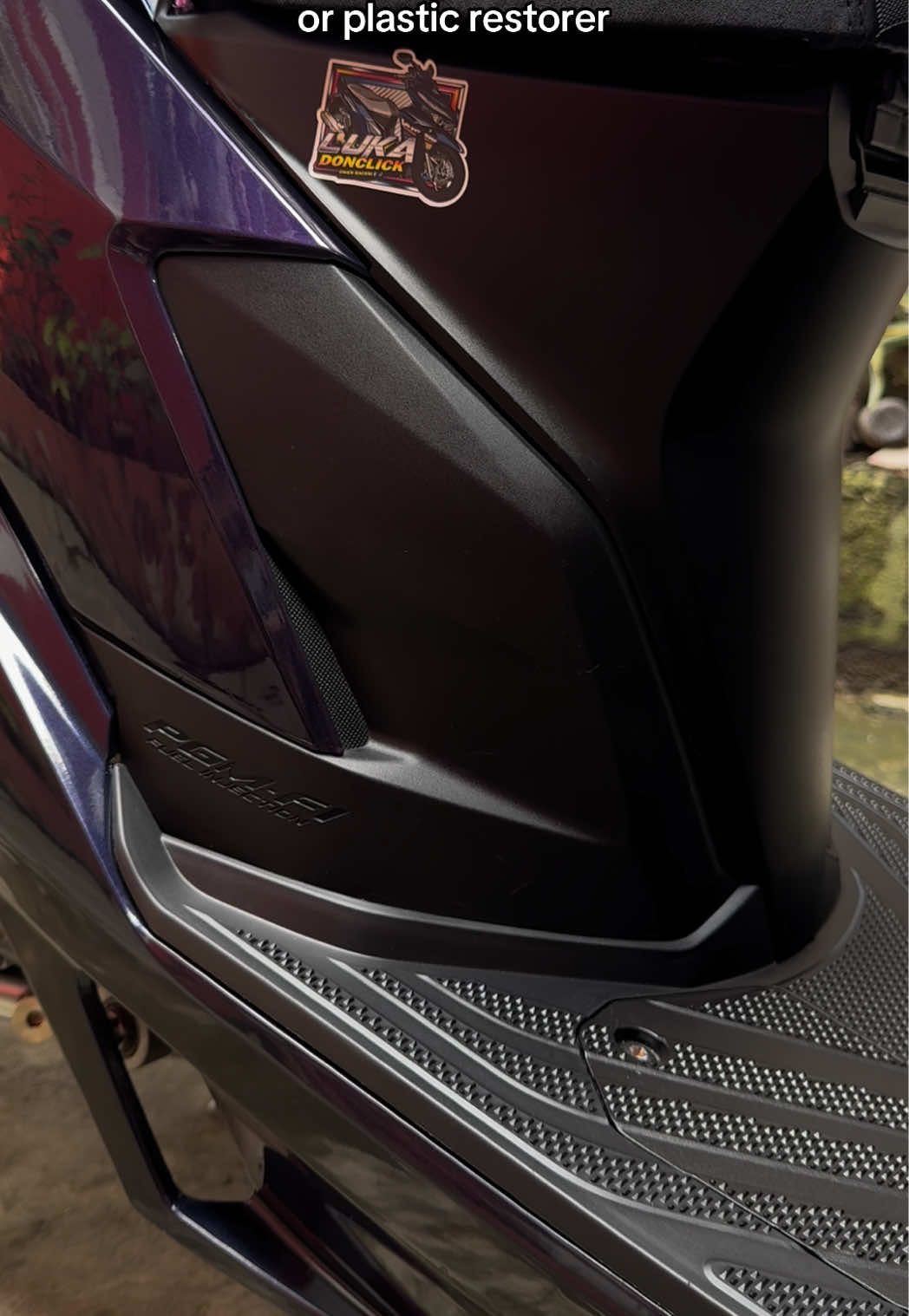Matte spray coating or plastic restorer na kayang ibalik sa dating pagka black yung mga namumuti at kumukupas na inner fairings. Hindi ito kapitin ng alikabok, hindi oily, hindi malagkit, at hydrophobic pa kaya kahit mabasa hindi basta basta mawawala yung epekto. Madaming magagandang reviews at comments. #mattespraycoating #mattespray #plasticrestorer #plasticrenewing #backtoblack 