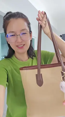 #กระเป๋าสะพายไหล่ #กระเป๋า #กระเป๋าสะพายข้าง #กระเป๋าผู้หญิง #กระเป๋าสะพาย 