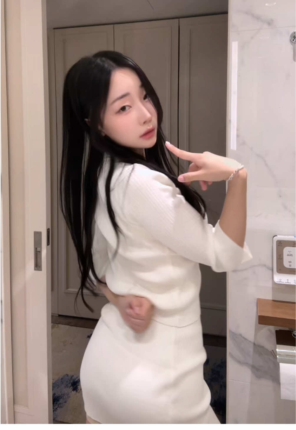 진ㄴㄴ짜 오랜만에 틱톡 찍는다 !! 추천 뜨게해줘 #추천 #이안챌린지 #휘파람챌린지  #댄스챌린지 #추천뜨면알려주세요 