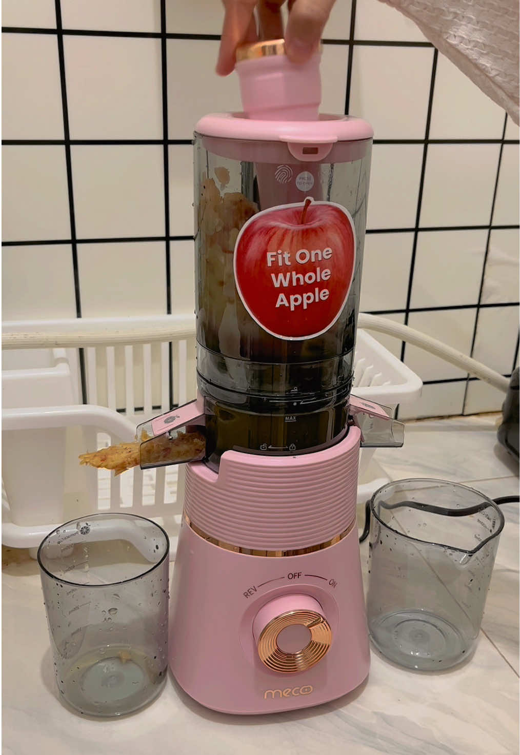 Bikin jus jd tambah mudah dan satset kalau pakai slow juicer dr @mecoo.id #mecookwithmecoo #mecookers #dailylifecynthia #adayinmylife 