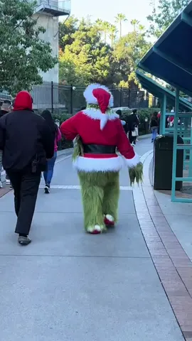 Funny grich moments 🤣🤣#fyp #funny #foryou #funnymoments #kids #usa #children #viral #fypシ #universalstudios #universalstudioshollywood #cute #grinch #grinchtiktok 
