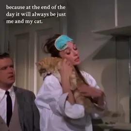 girls with cats 🔛🔝 #cats #catsoftiktok #edit #fyp #girlandhercat 