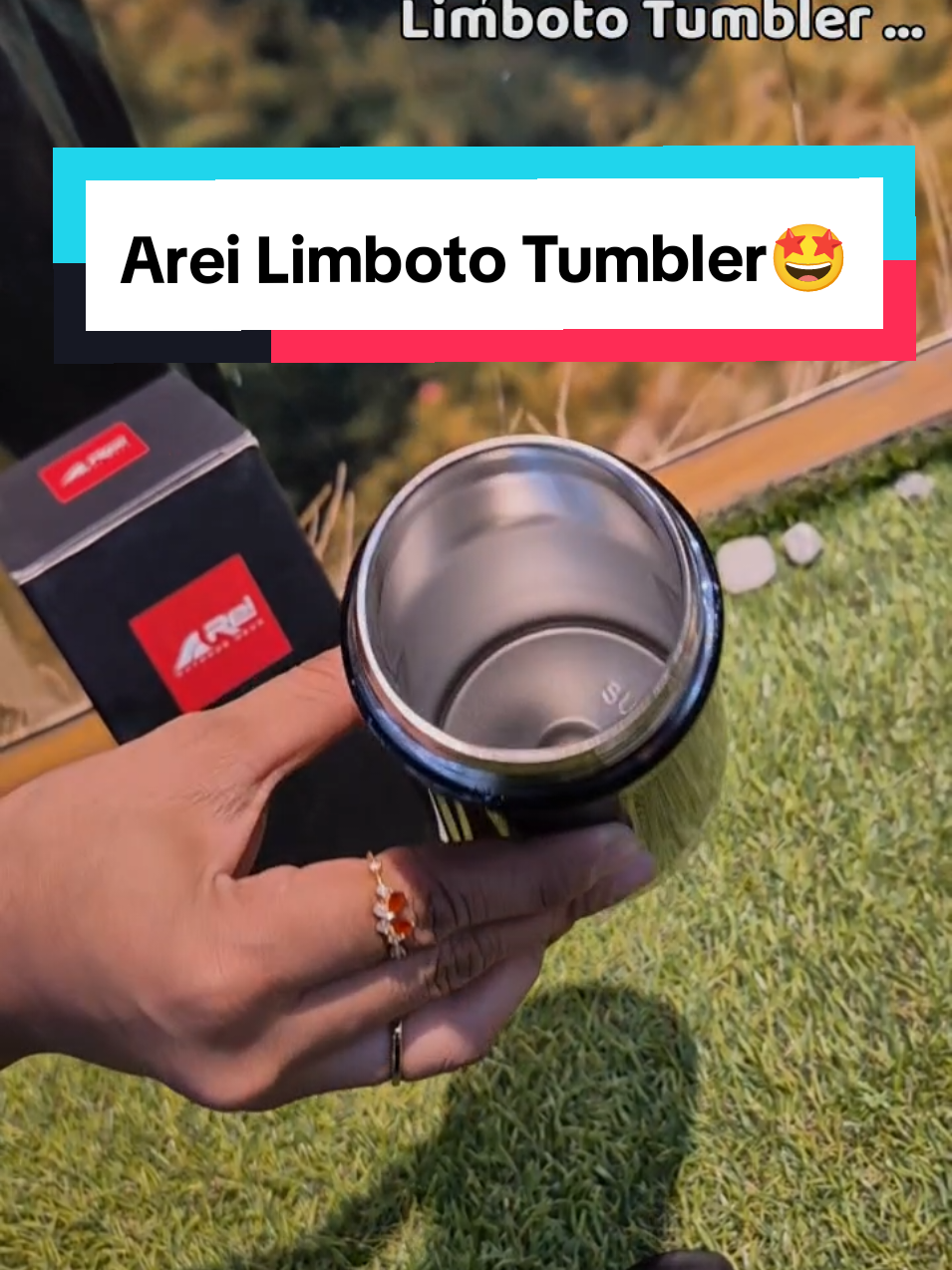 ••• READY STOCK ❤ #areiproduct  .  AREI LIMBOTO TUMBLER Art R14V1 60... .  Spesifikasi : – Bahan : Stainless Steel – Ukuran : 7,8cm x 19,5cm – Berat : 250gr – Kapasitas : 500ml Fitur : – Terbuat dari Bahan Foodgrade yang Ramah Lingkungan, aman dan tidak beracun – Desain Anti Bocor – Dapat Menahan Suhu Tinggi dan Rendah Serta Tidak Meninggalkan Bau dan Noda Bila digunakan Berulang Kali – Desain Modis dan Sederhana – Mudah dibawa Pergi – Terbuat Dari Bahan Ringan – Dapat menjaga suhu panas/dingin -+8jam Varian dan Warna : – Warna  .  #Areingers  #areingersindonesia  #areioutdoorgear  #tumbler 