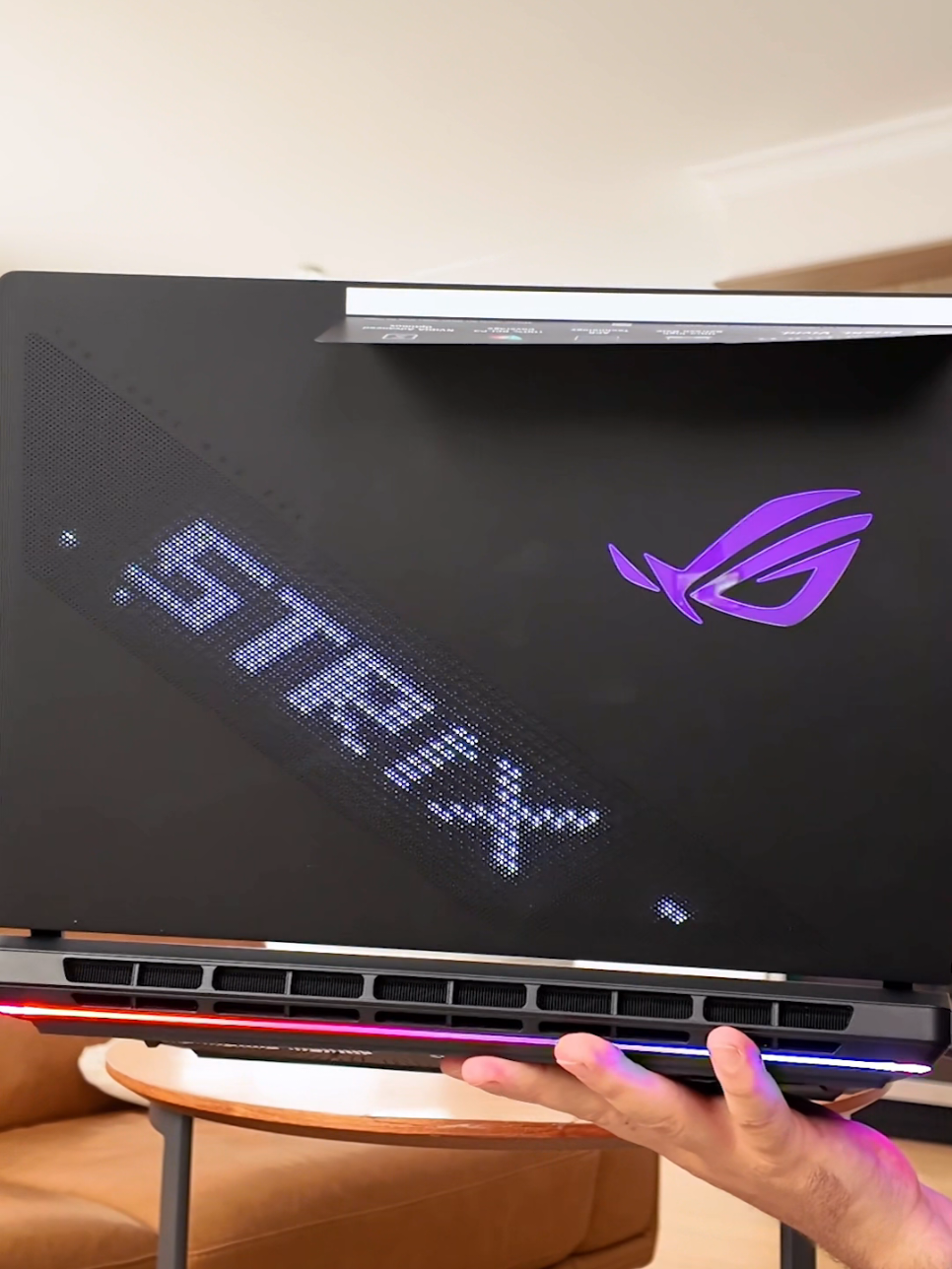 RAJA BARU TELAH TIBA. 👑 Perkenalkan, monster performa yang akan mendefinisikan ulang caramu bermain game: ASUS ROG Strix SCAR 16 dengan NVIDIA® GeForce RTX™ 5080! Lupakan soal lag atau setting rata kiri. Dengan kekuatan AI dan Ray Tracing generasi terbaru, semua game AAA terasa begitu nyata dan berjalan super mulus. 🔥 Powerhouse GPU: RTX 5080, performa di luar nalar. ❄️ Sedingin Kutub: Sistem pendingin ROG Intelligent Cooling. ✨ Visual Memukau: Layar ROG Nebula Display HDR, detail tajam dan warna akurat. Siap mendominasi setiap pertandingan? Upgrade arsenalmu ke level dewa. Cek spesifikasi lengkap & harga spesial di keranjang kuning!!! #ASUSROG #StrixSCAR16 #RTX5080 #RepublicOfGamers #LaptopGaming #GamingBeast #NextGenGaming #ROGIndonesia #Affiliate #StrixSCAR16 #RTX5080 #LaptopSultan #ASUSIndonesia #GamerIndonesia #TechEnthusiast #CreatorLaptop #LinkInBio #ROG #StrixSCAR #RTX50Series #GamingCommunity #TanyaJawab #LaptopImpian #PCMasterRace #ROGAmbassador #AffiliateLink