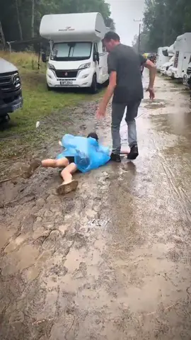 So funny . #funnytiktok #foryou #fyp #sofun #viral 