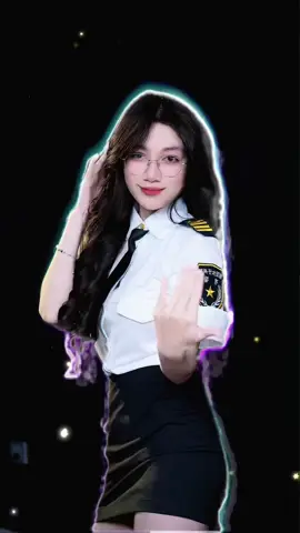 Lâu lắm mới ra clip đấm nhau với nhạc😗 Hỏng được cười bạn 🤫 #dance #trending #xuhuong #livehighlights #SelinaHoangLan 