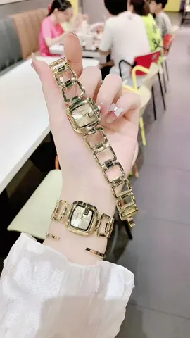 Đẹp nhẹ nhàng mà vô cùng sang chảnh nổi bật luôn các chị nha #donghonu #donghodep #donghonusangchanh #donghonugiare #donghochinhhang 