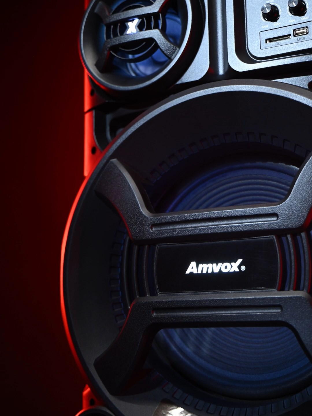 É PESADÃO MESMO! Sinta o som de verdade com a ACA 2201 Pesadão Black: 2200W RMS de Potência, 1 alto falantes, tweeter, mid, drive e muito mais! Dá o play e veja cada detalhe dessa super caixa!