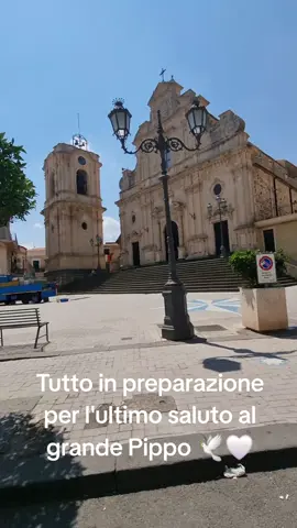 Militello sarà pronta ad accoglierti per l'ultima volta!🤍🕊 @Pippobaudo #pippobaudo #militelloinvaldicatania  #funerali #tg5 #ritornaacasa 