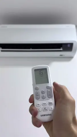 Ar-condicionado Split Samsung Inverter winaFree Connect AI 12.000 BTUs Frio Sem Vento AR12DYFAAWKNAZ Branco (220V) Mais conforto, sem vento frio Ao toque de um botão o modo WindFree dispersa o ar climatizado através de 23.000 microfuros que eliminam o vento gelado direto, deixando o ambiente ainda mais agradável. Ambientes climatizados automaticamente O ar-condicionado Samsung WindFree Al possui inteligência artificial que aprende as preferências do usuário e compara com a temperatura interna e externa, proporcionando um ambiente mais confortável e garantindo economia na conta de energia. Climatização de Boas-Vindas O modo Welcome Cooling, dentro do aplicativo SmartThings, detecta sua localização através do smartphone e liga o ar-condicionado quando você estiver a uma distância predefinida da sua casa, usando modo e temperatura preferidos. Controle de qualquer lugar e com comando de VOZ link na bio. #sansung #vida  #casa  #ar #lazer 