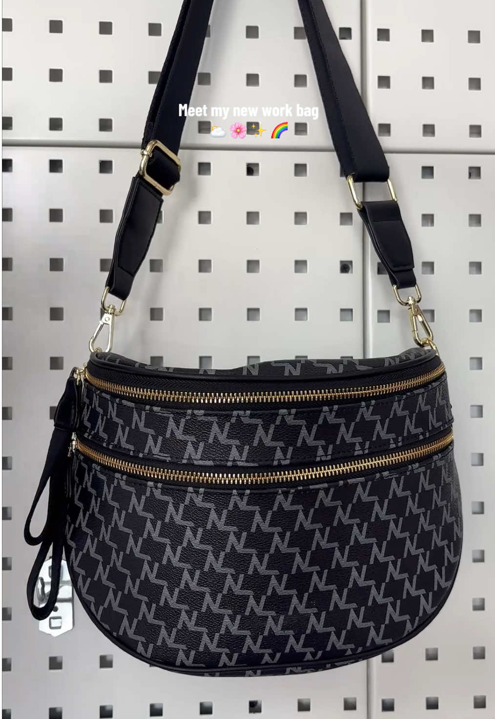 Meet my new work bag ✨✨ #newbag #workbag #everydaybag #bagessentials #bagforwomen #ootdbag #ootdoutfitideas #crossbodybag 