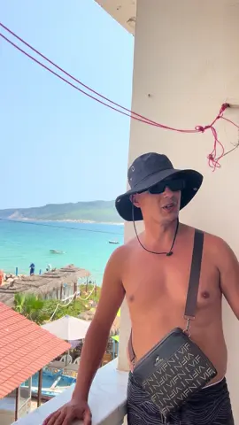 🌊🌴 Location de maisons pieds dans l'eau à Rafraf Plage! 🌴🌊 Découvrez un coin de paradis à Rafraf Plage avec nos maisons en location, idéalement situées en bord de mer. Profitez de la proximité de la plage, de maisons entièrement meublées et équipées pour des vacances inoubliables. Réservez dès maintenant et vivez des moments magiques à Rafraf Plage ! 🌊🌴 🏖️🌊 منازل للكراء في رفراف الشاطئ 🌊 تحب ترتاح و تتفرهد بعد عام طويل و متعب؟  مرحبا بيك في رفراف! منازل مؤثثة و قريبة من الشاطئ، المنازل  مؤثة بكل ما تحتاجه لقضاء عطلة مريحة و ممتعة مع العايلة و الاحباب في بلاصة من احسن البلايص في المنطقة. للحجز ما عليك كان الاتصال. Pour plus d'informations et pour effectuer une réservation, veuillez nous contacter au: 📞 Téléphone :  58129243 📱 Whatsapp: +21658129243#rafraf #france #tunisia 
