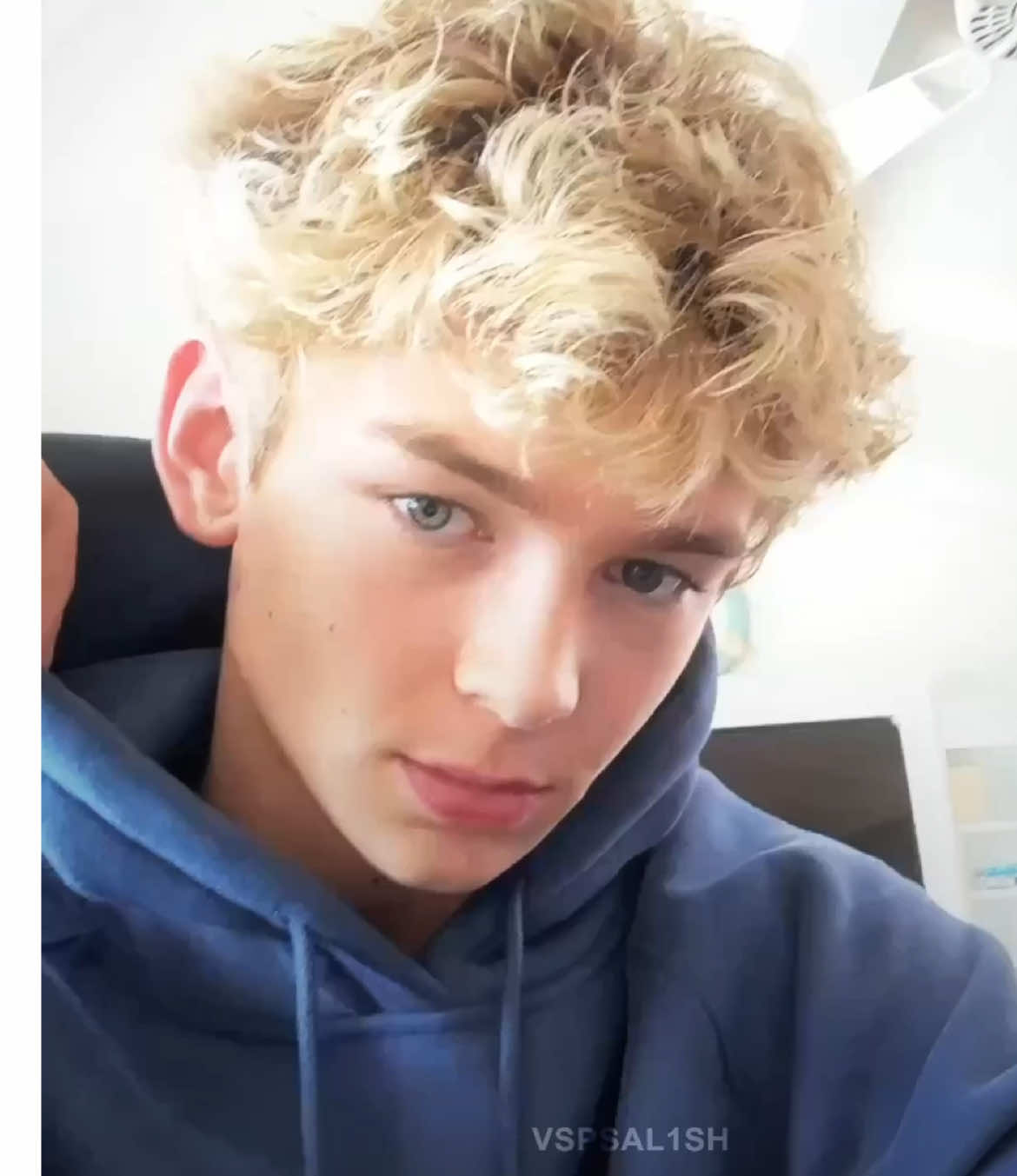 #KAIDO - ( he liked, reposted + saved !! ) this is so bad and I used the wrong zooms but anyway 😭 - @kaido Lee Roberts - Tag him !! - #fyp #foryoupage #kaidoleeroberts #edit  ib: I forgot 😭