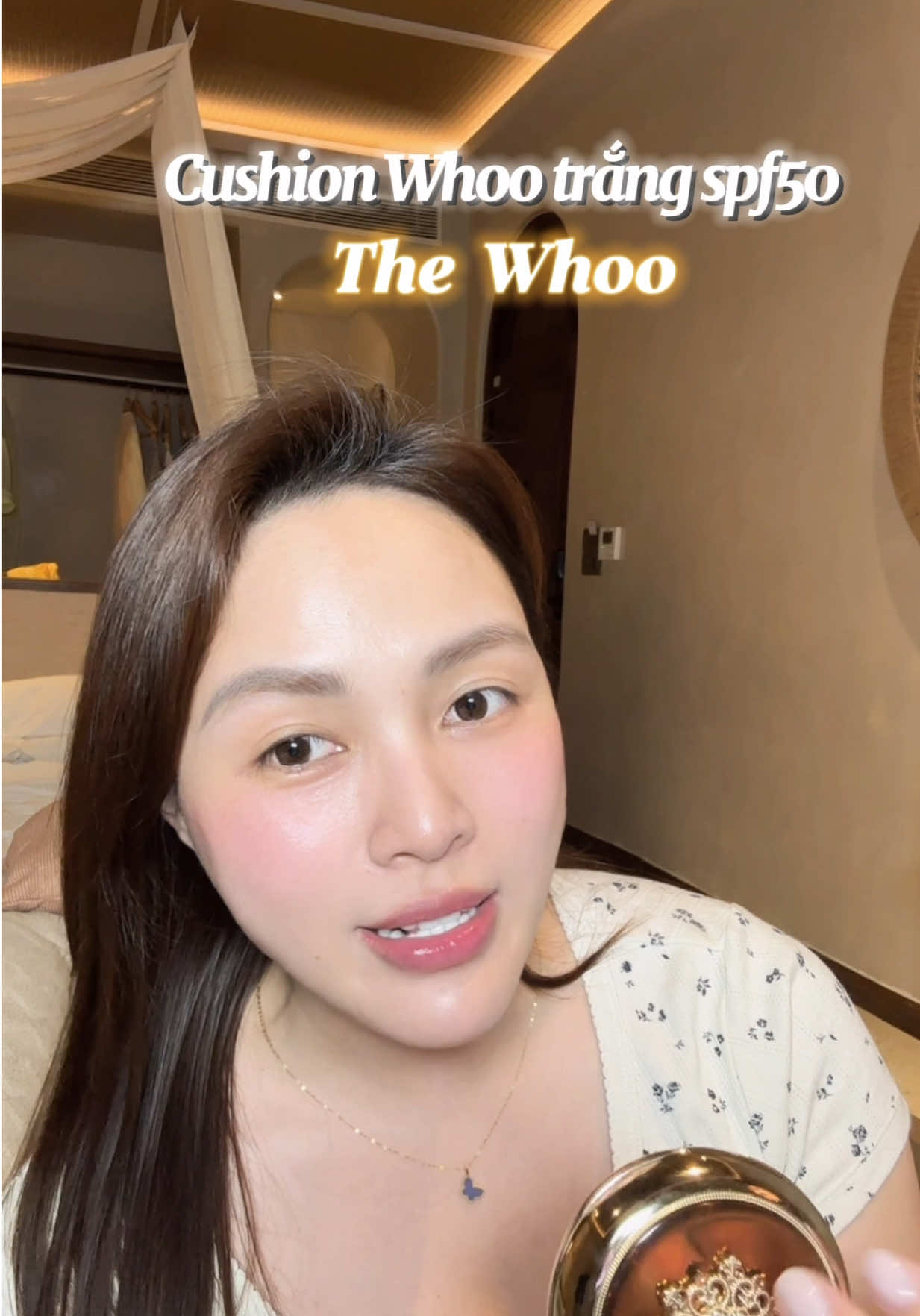 Cushion #TheWhoo trắng xài đẹp mê li luôn ý. Bản trắng này nâng tone đẹp, che khuyết điểm tốt. Đánh nhẹ thui đã đẹp mịn rồi #cushionthewhoo #reviewskincare #goclamdep #makeup 