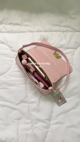 what’s in my bag—🎀🤍 #shoulderbag #slingbag #whatsinmybag #pinkbag #bagforwomen 