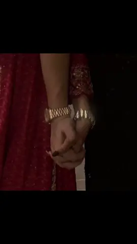 Çok güzel bir havası var bu tarz şarkıların . . . . . . . . . #çeviri #hintçe #lyrics #keşfet  #edit 