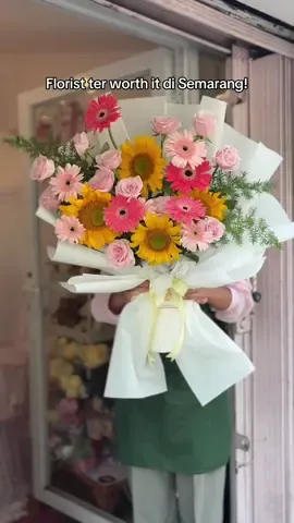tebak harga cobaaa 🫨🫨 (“Flomma Flower” On Google Maps)#flommaflower #bucketbungasemarang #bloomboxsemarang #fyp #flowerbouquetsemarang #floristsemarang 