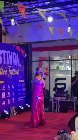 terimakasih teman2 bynn sudah selalu support sampai bungkus juara 1 dan special gift iphone nya🥹🙏🏻🩷 #cukup #zivamagolya #pstore 