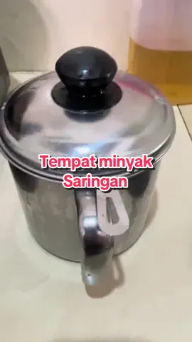 Udah ga pake mangkuk lagi Nyoman sisaan minyak udh pake tempat minyak ini #temptminyaksaringan #saringanminyakstainless #saringanminyakgoreng 