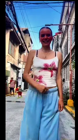 Good vibes😍❤️🇵🇭🇩🇰🇹🇿#dance #couple #security #fyp #viral repost