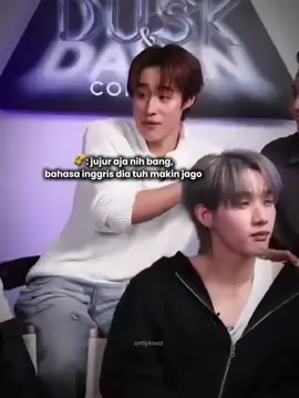 TUH BULE 1/4 GAYA BANGET DIA 😭🤣 LAGIAN INI GRUP MACAM APA SIH CAPEEE GUE 😭😭 #lykn #lykyou #lyknduskanddawnconcert #fyp #zyxcba 