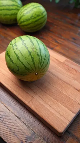 عندكم بطيخة ؟ لازم تجربوا الوصفه دي للصيف! وصفتين منعشين من بطيخه وحده❤️#ناديه_السيد #nadiaelsayed #tiktokcookbook #حلي_بارد #summerrecipes 