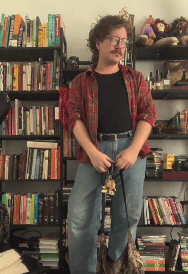 I think Dead Dinosaur is one of my new soul fragrances 🦖 ⛽️ 🌾  SOTD:…it’s dead dinosaur @Snif @nonosesinc  #OOTD #westernfashion #fraghead #midwestern 