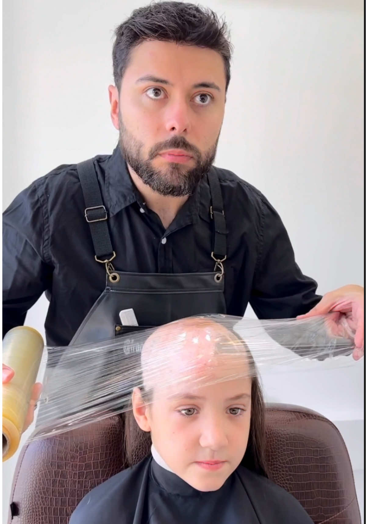 Francisco Oliveira is a skilled barber who creates wigs for people experiencing hair loss, with a heartfelt emphasis on children. His craft is more than hairstyling—it’s an art of care that restores confidence and brings light to those facing medical challenges. With empathy and precision, Francisco designs realistic, comfortable wigs—changing lives and showing that true heroes use their talents to support and uplift others. Artist: @franciscoprotesecapilar  #art #hair #wig