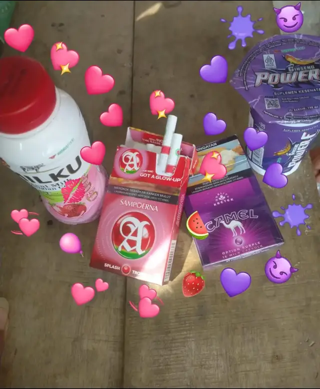 Berikut resep membuat martabak yang lezat: _Bahan Martabak_ Untuk kulit martabak: 1. 2 cangkir tepung terigu 2.1/2 cangkir tepung tapioka 3.1/2 sendok teh garam 4.1/4 sendok teh baking powder 5. 1/4 sendok teh baking soda 6.1 butir telur 7.1 cangkir air 8. Minyak goreng untuk olesan Untuk isian martabak: 1. 250 gram daging sapi atau ayam cincang 2.1/2 cangkir daun bawang iris 3.1/2 cangkir bawang merah cincang 4. 2 siung bawang putih cincang 5.1 sendok teh garam 6.1/2 sendok teh merica 7.1/4 sendok teh penyedap rasa (opsional) _Bahan Tambahan_ 1. Telur ayam untuk olesan 2. Minyak goreng untuk menggoreng _Cara Membuat_ 1._Buat kulit martabak_: Campur tepung terigu, tepung tapioka, garam, baking powder, dan baking soda. Tambahkan telur dan air, aduk hingga rata. Istirahatkan adonan selama 30 menit. 2._Buat isian martabak_: Campur daging sapi atau ayam cincang, daun bawang, bawang merah, bawang putih, garam, merica, dan penyedap rasa. Aduk hingga rata. 3._Pipihkan adonan kulit_: Pipihkan adonan kulitmartabak tipis-tipis. 4._Tambahkan isian_: Letakkan isian martabak di tengah adonan kulit, lipat adonan menjadi bentuk segi empat atau segi tiga. 5._Goreng martabak_: Goreng martabak dalam minyak panas hingga berwarna keemasan. 6._Sajikan_: Sajikan martabak hangat dengan saus atau kecap manis. _Tips_ 1. Pastikan adonan kulit martabak tidak terlalu tebal atau tipis. 2.Jangan menggoreng martabak terlalu lama, agar tidak terlalu berminyak. 3. Anda dapat menambahkan isian lain seperti keju atau sayuran. Selamat mencoba!#sampoernamild #camel #milk #powerkapunch #fyp 