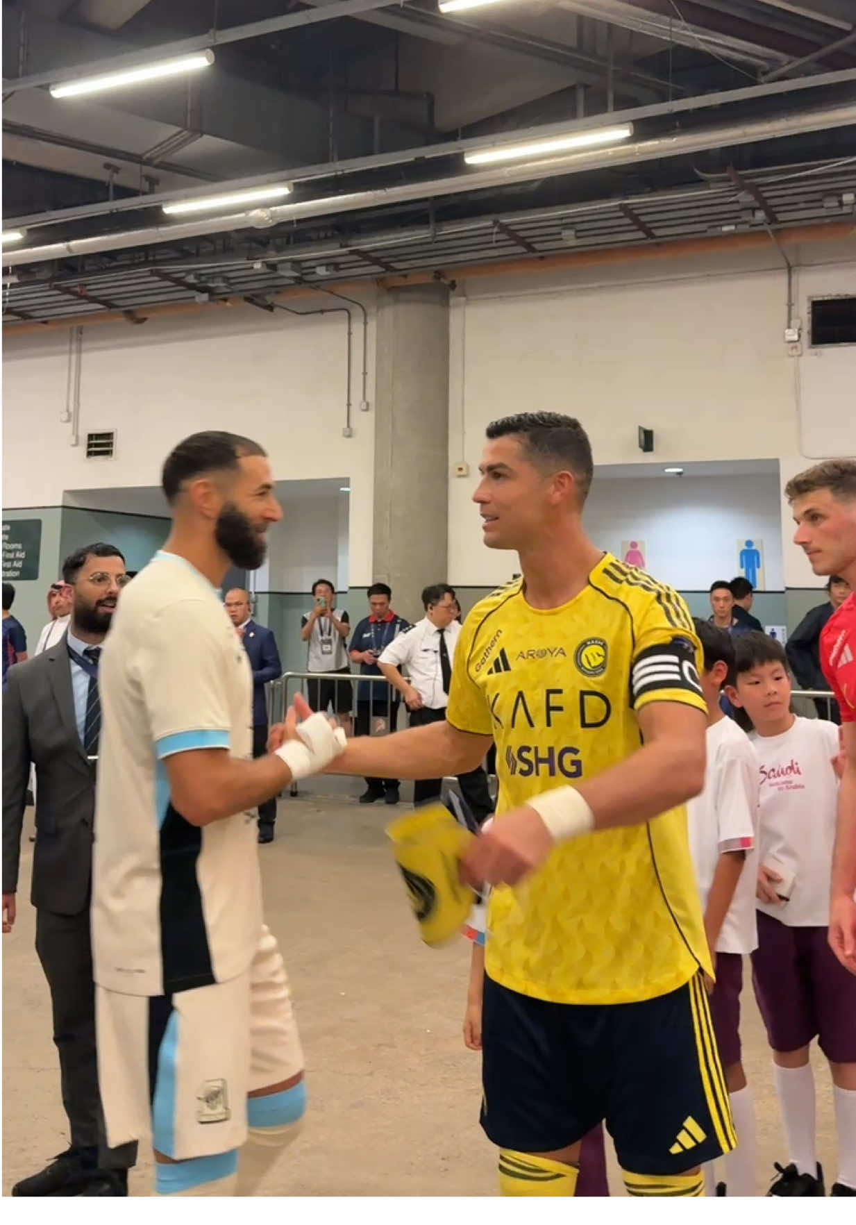 CR7 🤝 KB9  #alnassr #fyp #النصر #ronaldo #foryoupage 