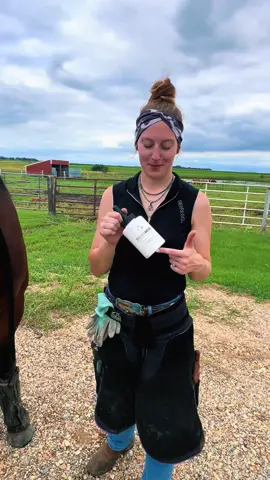 Where are my farriers at? If you get it you get it! This stuff is the only stuff I’ve found have actually helped my horses feet. @DrawItOut #barrelracer #horsesoftiktok #rodeotok #barrelhorse #farrier 
