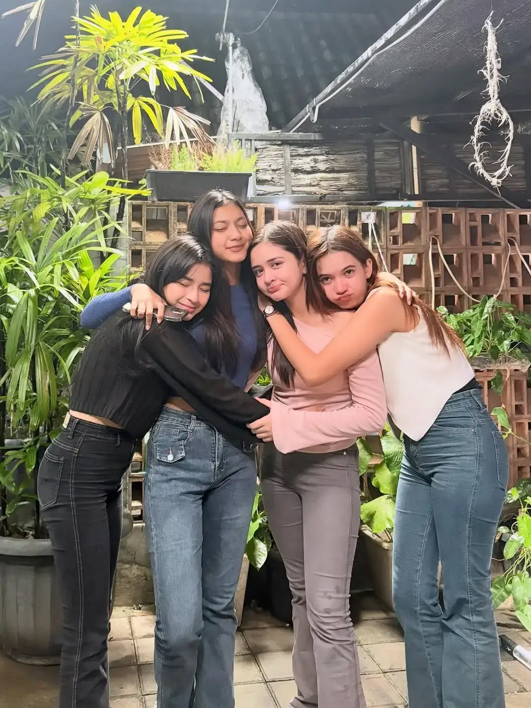 Ciara, selamat ya untuk project baru nyaa 🫶☺️, tapi jangan lupaa ada keluarga kamu di AGZ 🥹🫶, Go green akaan selalu menjadi tempat pulang mu Ci, jangan lama lama yaa, 4ever ❤️✨️ #fyppppppppppppppppppppppp #gogreen #ciara #asmaragenzsctv #fypシ゚viral 