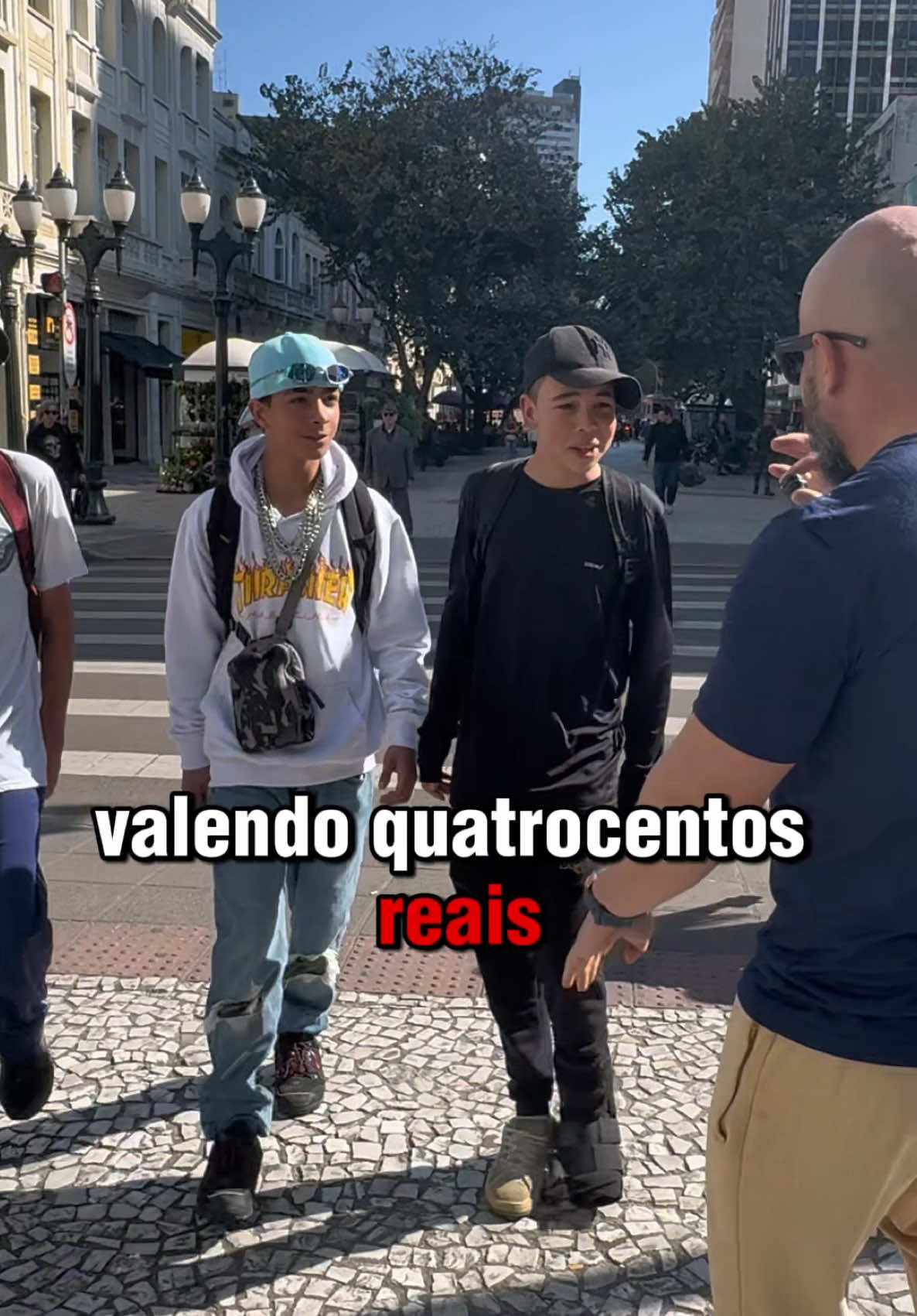 Você pode me encontrar logo logo