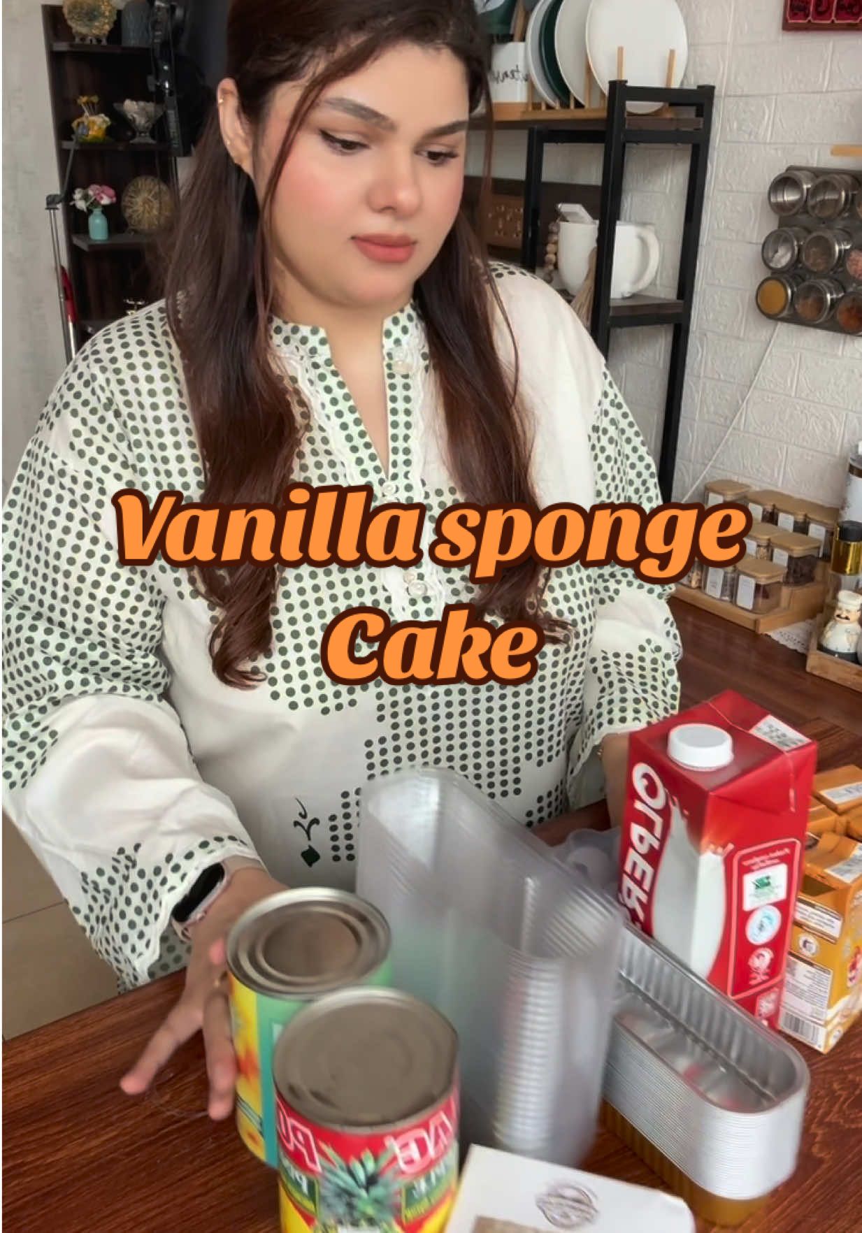 Basic vanilla sponge cake recipe which I make on 14th August🎂 2 pound cake quantities: • 2-3 eggs • 1/2 cup sugar • Vanilla essence  • 1/4 cup Oil • 1 cup Flour • 1 tsp Baking powder  • 1/4 tsp Baking soda • 1/2 cup Warm milk For layering: • 200 Whippy whip cream • 1 can Pineapple chunks • White chocolate chips Final frosting: • 200gms Whipy whip cream • Green food color • White chocolate pearls • • • #that_fooodie_girl #TikTokKeKhanay  #cake #food #WhatToWatch 