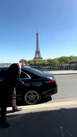 POV: You’re in Paris for the summer                                     📹: @jonas #blacklane #chauffeurservice #paris 