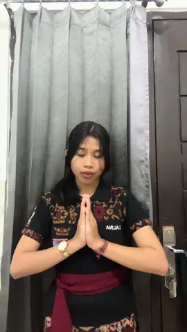 Tri Hita Karana berasal dari tiga kata yakni “Tri” yang berarti tiga, “Hita yang berarti Kebahagiaan dan “Karana” yang berarti penyebab. Dengan demikian Tri Hita Karana berarti tiga penyebab kebahagiaan dalam umat Hindu.  Visi dan Misi KMHD YBV Undiksha  Visi : Mampu membangun persatuan dan kesatuan mahasiswa hindu dan mewujudkan eksistensi jati diri umat hindu di Undiksha,Bali, dan Indonesia  Misi : Meningkatkan kualitas dan kuantitas kader yang memiliki intelektual, loyalitas, spiritualitas ke-hinduan #widyasabha2025 #KMHDYBVUndiksha #SatyamEvaJayate #Jaya #Lapis @KMHD YBV UNDIKSHA 