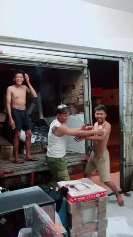 Guyon Sik Ben gak cuapek 😂 #kulipaket #jntcargo #masberto #tattobukankriminal #tattonotcrime #freeman #herbert #filosofitatto 