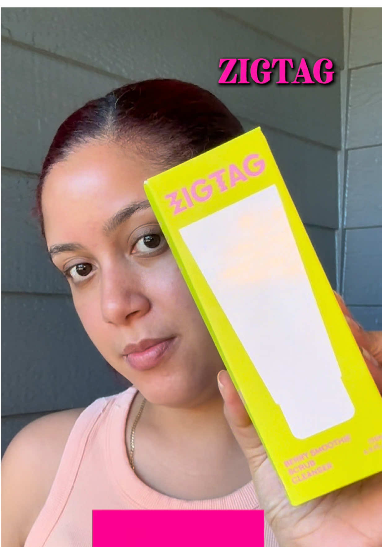 Este es el Berry Smoothie Scrub Cleanser de ZIGTAG 🍓 Ya disponible en Olive Young Global 🌍 @zigtag  #zigtag #cleanser #cleansing        #OliveYoungGlobal #KBeauty 