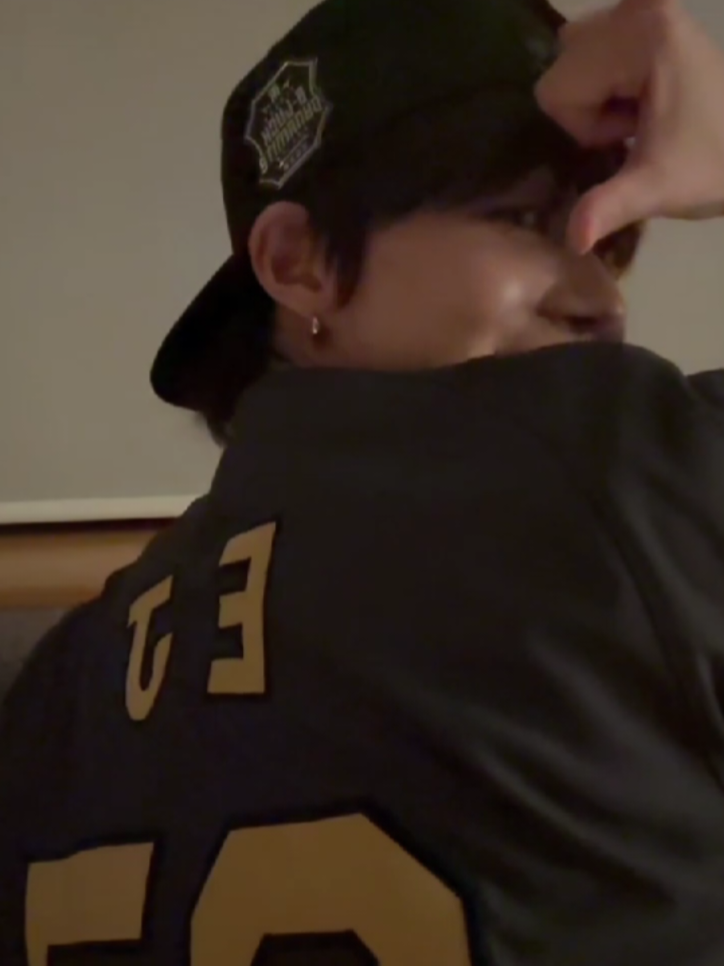 WHERE'S YO PANTS DAMNIT IM NOT SANE ENOUGH EUIJOO 🫠🫠 - #EJ #ウィジュ #의주 #andteam_ej #andTEAM 