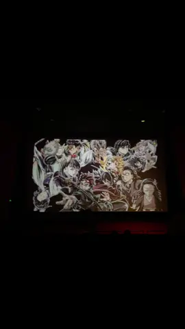 Chờ đến cuối chỉ để chụp tấm ảnh này, xứng đáng! #thanhguomdietquy #phimchieurap #foryou 