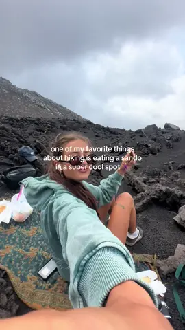 today’s episode: volcano  #sicily🇮🇹 #traveltiktok #backpacking 