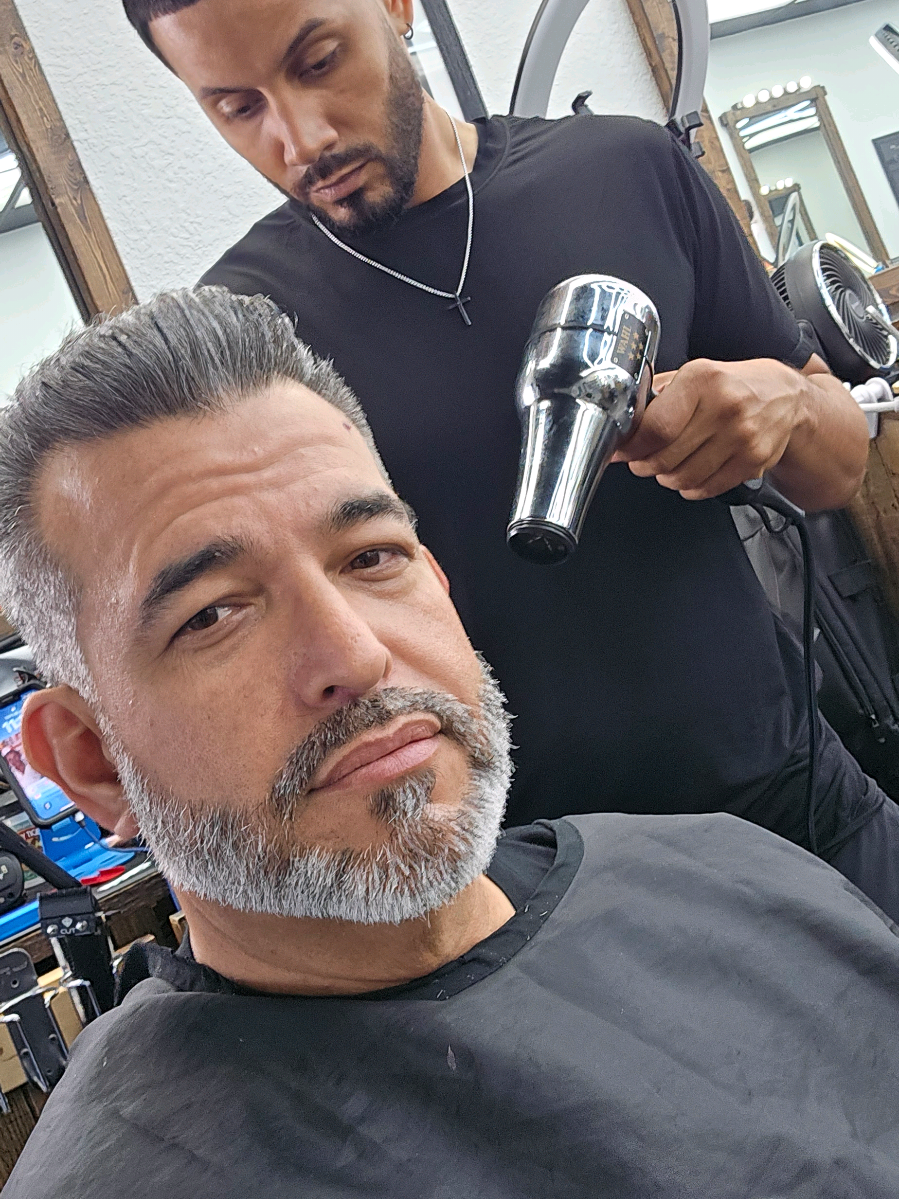 Thank you Jose 🙏🏽 😊  #barbershop #ticktock #silverfox 