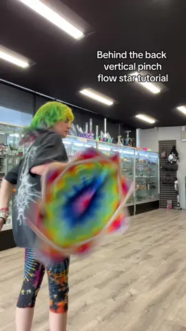 Behind the back vertical pinch flow star tutorial #flowstar #flowstartricks #flowstartutorials #flowstartutorial #flowstarfamily 