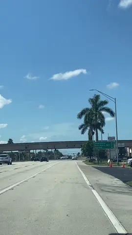 New beauty supply warehouse in fort myers🙌🏾 #fyp #fypageシ #hairstylist #beautysupplystore #fortmyers 