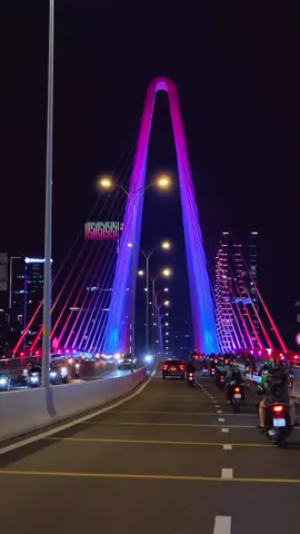 buổi tối cầu lên đèn đẹp qá  #saigon #thanhphohochiminh #vietnam #xuhuong #fyp 