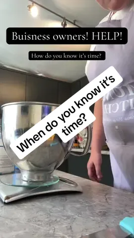 When do you know it’s time to transition from your part time job to your full time? How do you know when it’s time to take the leap!!! I just don’t know!! I need help! #SmallBusiness #caketok #cakedecorating #fyp #jessbrownsbakes22 