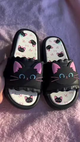 Women’s Lovely Cat Mules Shoes 🐱 Step into comfort & cuteness with our odorless slippers – perfect for every cat lover! 💖 Soft • Stylish • Smell-Free 🧼 #CatLoverStyle #MuleMagic #ComfyAndCute #slippers #shoppezstyle   