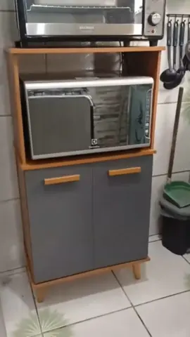 ✨ Clientes satisfeitos, casa organizada! Separamos alguns vídeos reais de quem já comprou e aprovou a nossa Torre para Micro-ondas e Forno Lisboa 🏡🔥 ⠀ 💬 Veja como ela transformou a rotina na cozinha! 🎁 Aproveite o cupom de desconto disponível na loja e garanta a sua também! #CozinhaOrganizada #Decoração #MóveisPlanejados #TorreParaForno #Desconto 