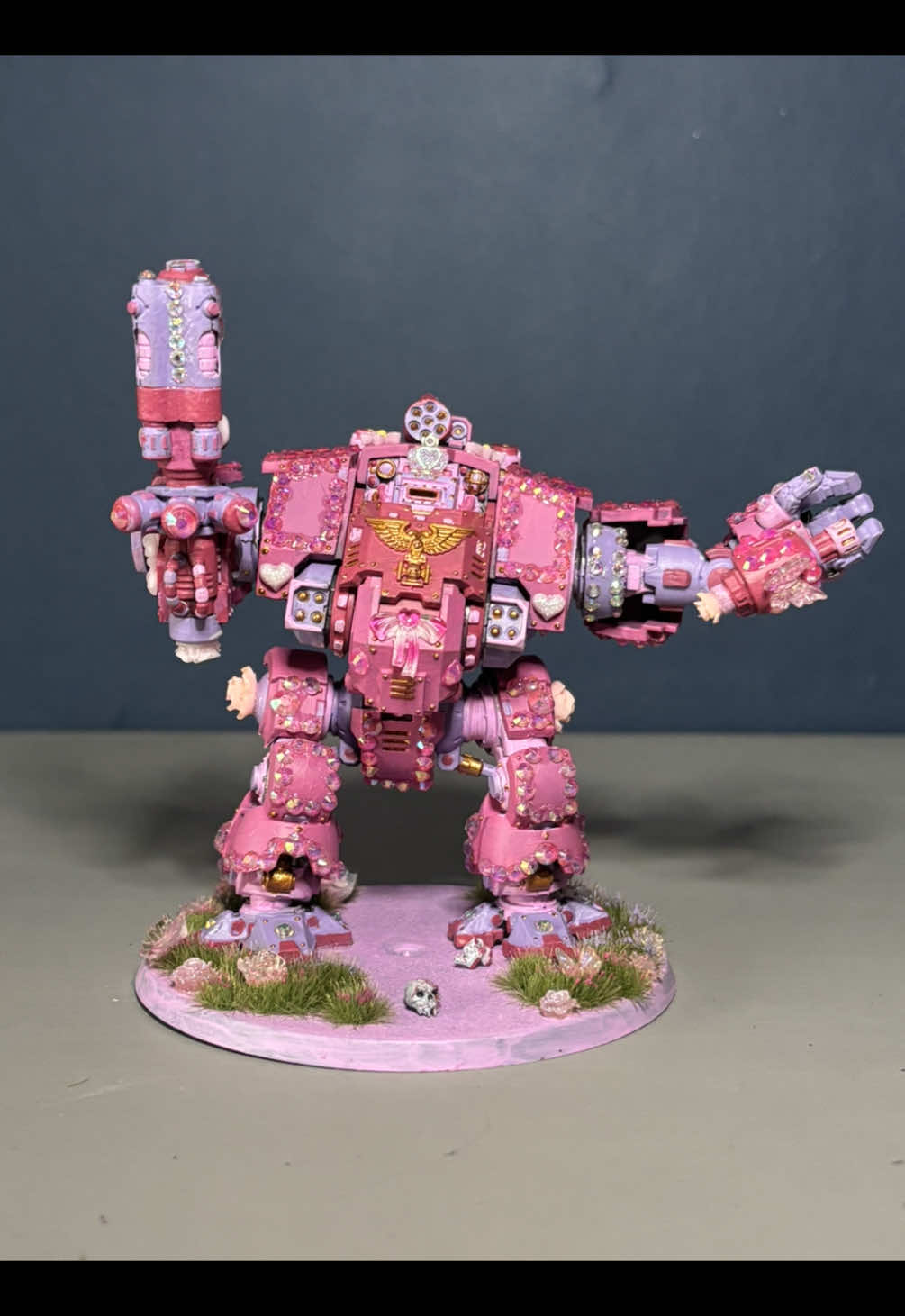 Sprinkles the redempter dreadnaught, (my first go at painting warhammer)  . . . #warhammer #pinkwarhammer #girlypop #redemptordreadnought #kawaii 