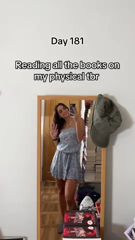 This is for all the urban romantasy lovers #emilymiahreads #readersoftiktok #physicaltbr #readingvlog #terroratthegates   @sourcebooksuk 